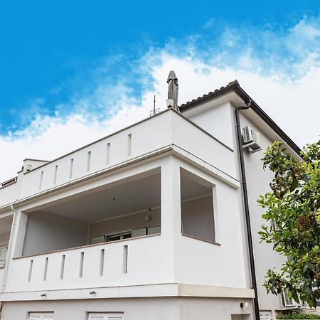Apartmani Jasarevic Šilo Exteriör bild