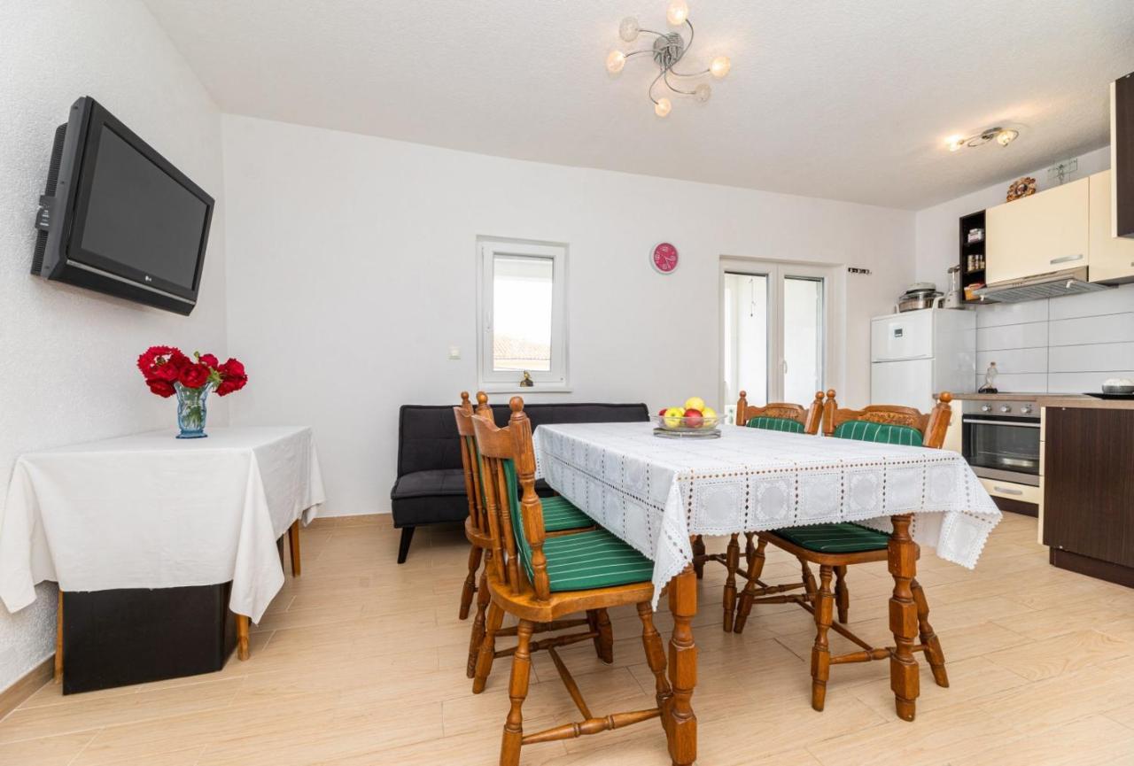 Apartmani Jasarevic Šilo Exteriör bild