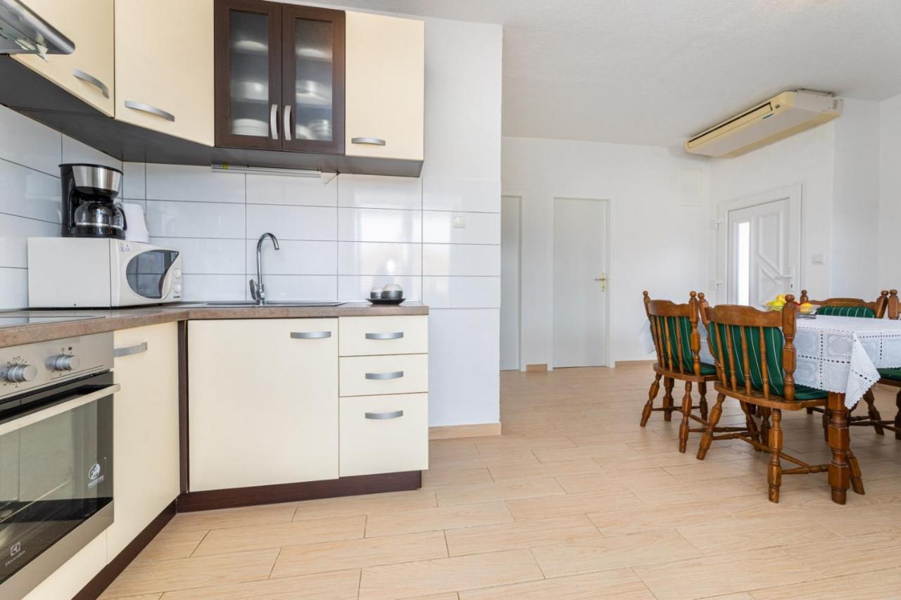 Apartmani Jasarevic Šilo Exteriör bild